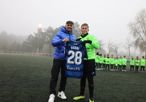 El talayuelano Rodri durante su visita al primer clínic