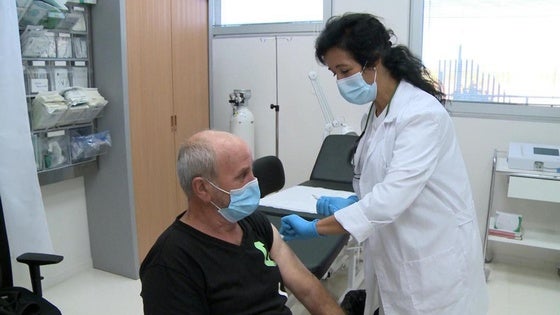 Se reanuda la campaña de vacunas contra gripe y covid