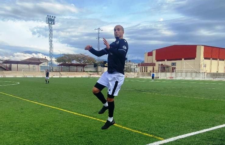 Jaime `Rudiger´ Bonono en plena acción