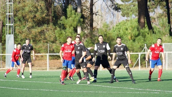 Lawde Consulting, líder de la liga de veteranos gracias a su victoria ante el anterior, Carpintería Erasmo/Jaraíz
