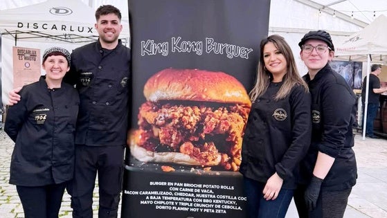 Bar La Piscina logra el tercer puesto en la competición The Master Burguer