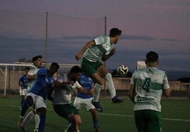 Los locales jugaron la segunda parte con un hombre menos