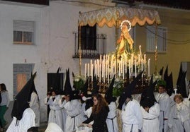Procesión por las calles de Talayuela