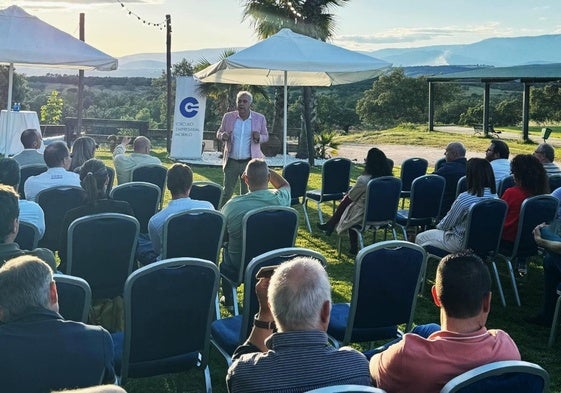 El conocido baloncestista Fernando Romay estará el 9 de junio en la casa de cultura