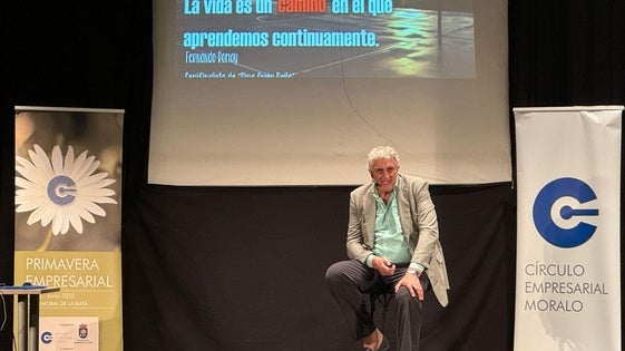 Fernando Romay anima a «buscar tu diferencia para no ser igual a todos»