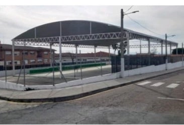 Convertir la pista del colegio Gonzalo Encabo en edificio multiusos costará 434.000 euros