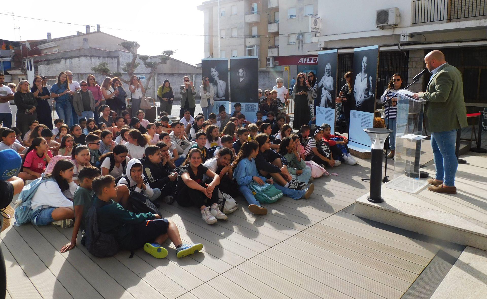 Ocho vecinas protagonizan la muestra 'Mujeres de Talayuela'