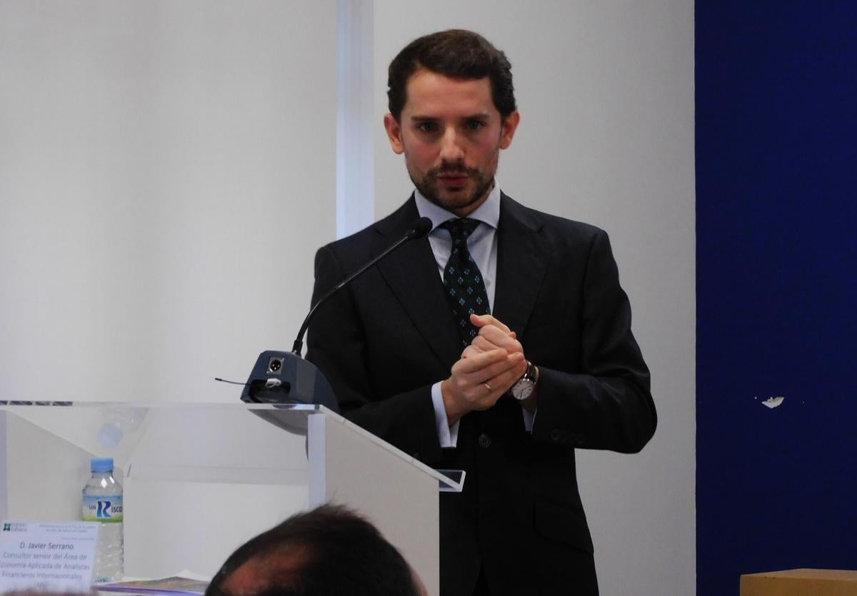 Javier Serrano durante la presentación del informe en Cáceres