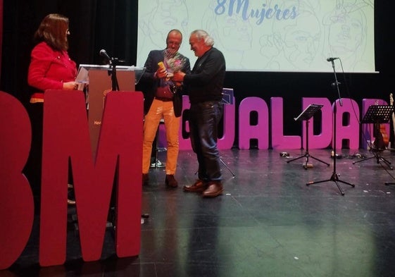 Luis Fernando Sánchez gana el XXX Certamen de Relatos del 8-M de Navalmoral