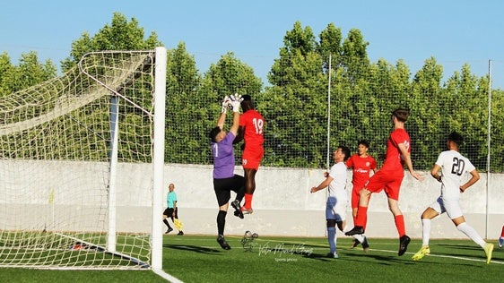 El CP Talayuela cae eliminado por penaltis ante el Sanvicenteño, 5-4
