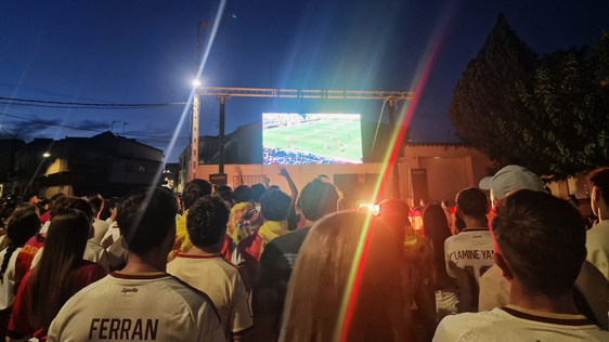 Talayuela y pedanías se volcaron con la Roja