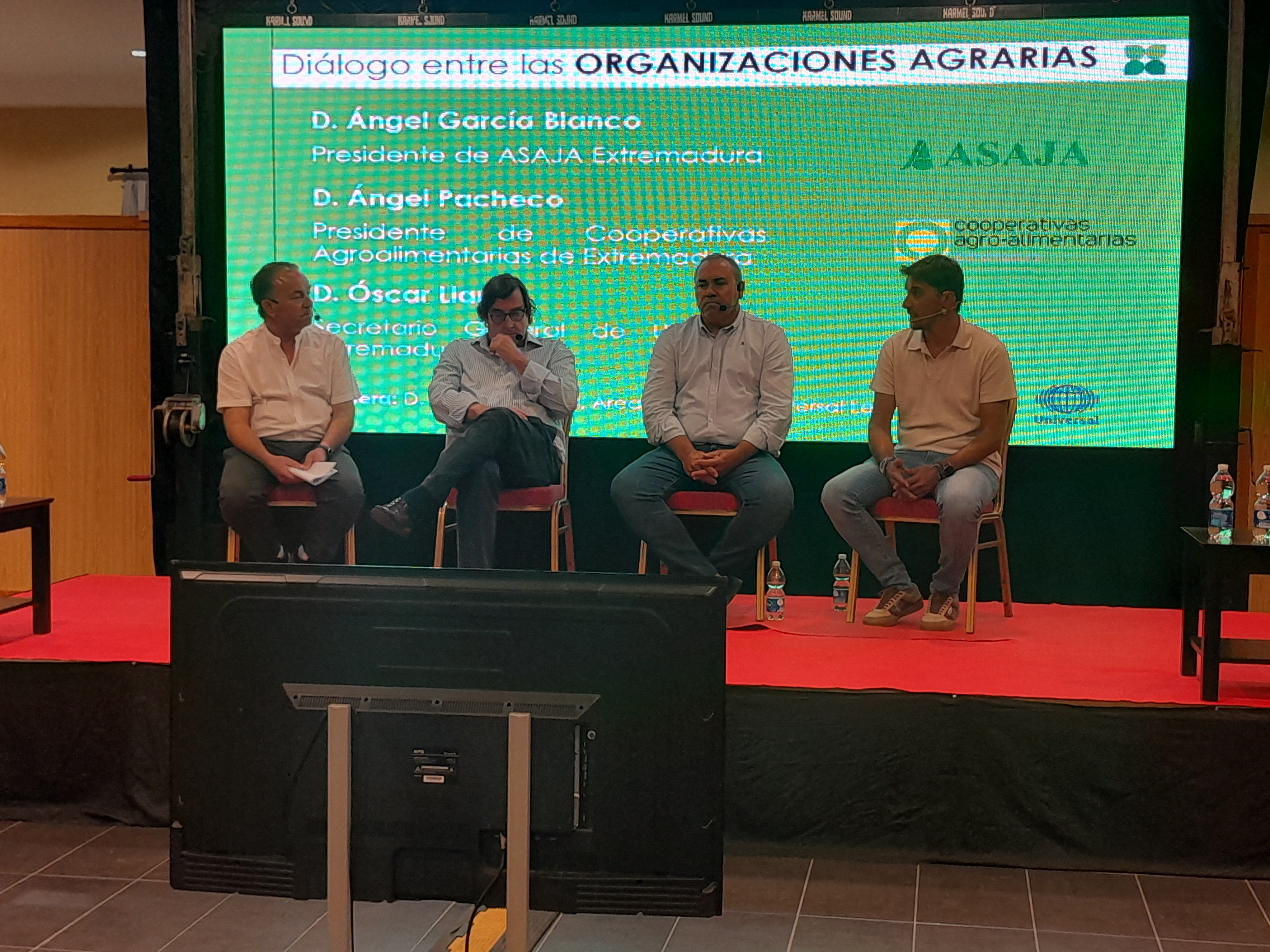 Dirigentes de las organizaciones agrarias en la reciente plenaria de la Mesa del Tabaco