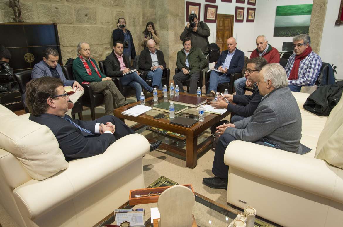 La reunión se la celebrado en la presidencia del Gobierno regional / HOY