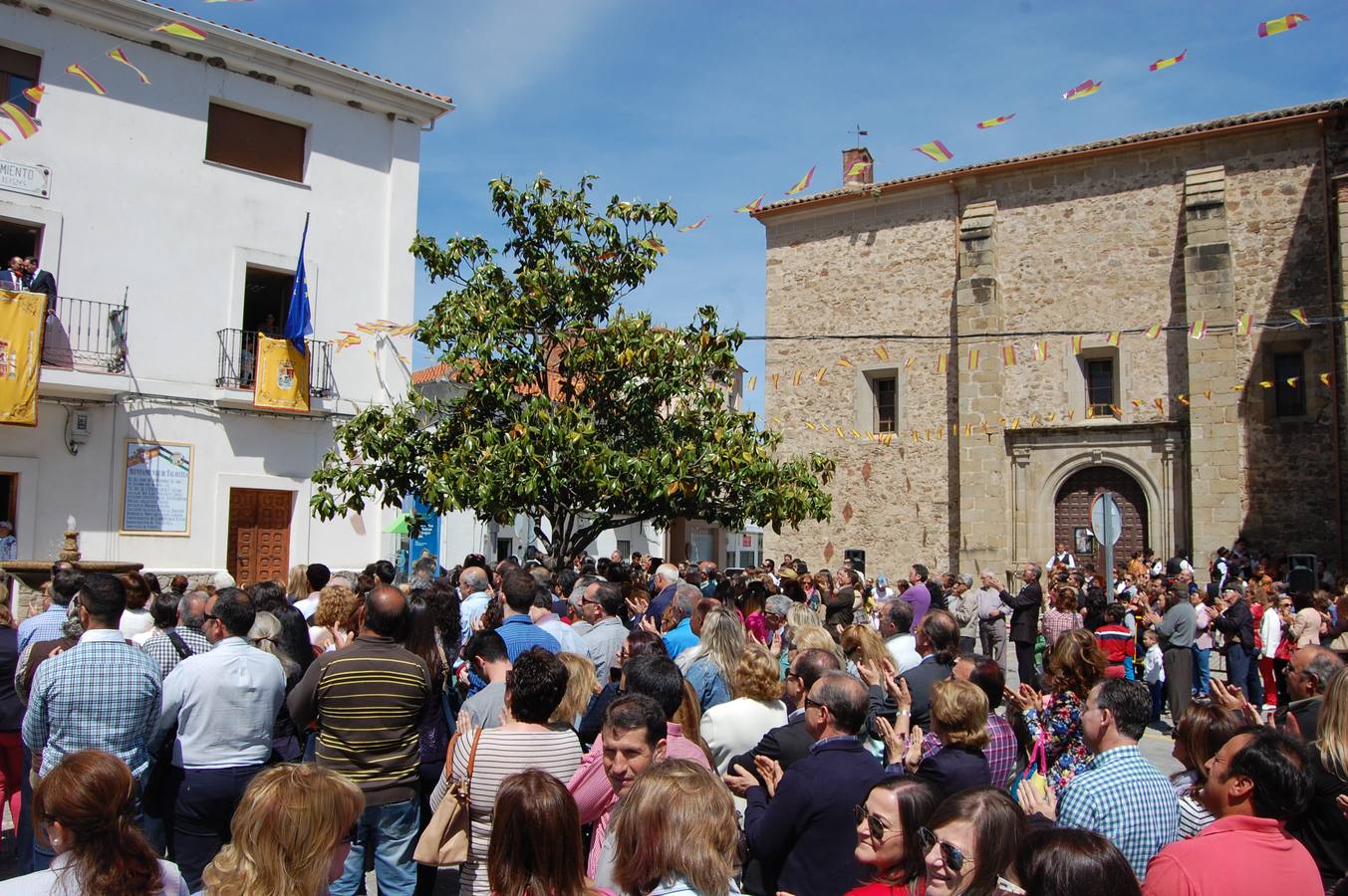 Participa en la elaboración del libro de la Ferias y Fiestas de San Marcos 2016