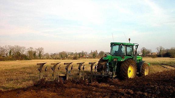 APAG exige la convocatoria urgente del Plan Pima de renovación de tractores