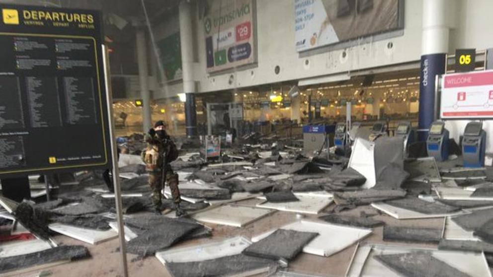 El Ayuntamiento convoca a las 12.00 horas de esta mañana una concentración para rechazar los atentados en Bruselas