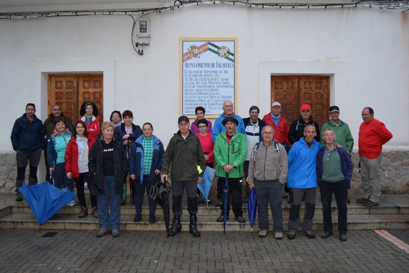 Senderistas en el punto de partida para la VI Ruta a San Marcos 