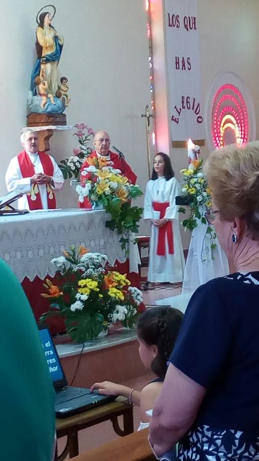 El administrador diocesano confirma a 17 personas