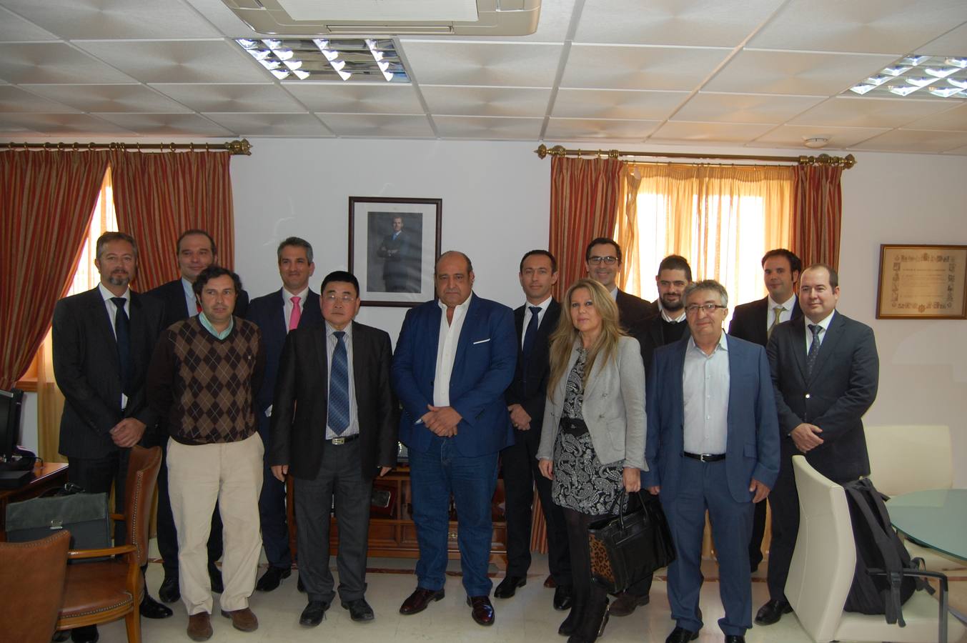 Imagen de archivo de la primera visita a Talayuela de la empresa promotora 