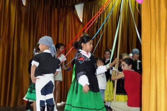 Niños en uno de los talleres de El Encinar. 