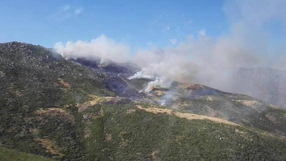Estabilizado el incendio declarado ayer en Losar de la Vera