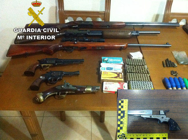 La Guardia Civil detiene a un vecino de Navalmoral por tenencia ilícita de armas de fuego