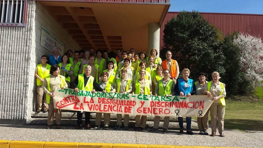 Concentración en Cetarsa con motivo del día de la mujer