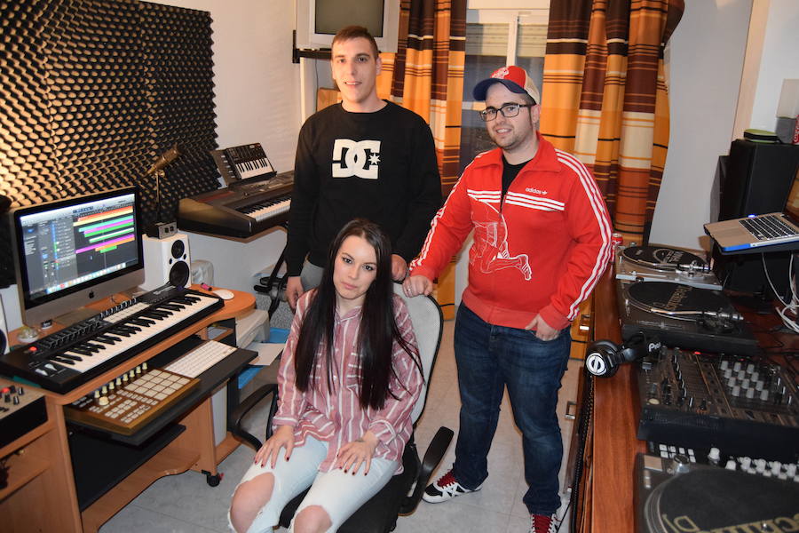Freddy Cocoon y The Sahoo Conection son junto a Daniel de la Llave los miembros de Nothing But The Beat