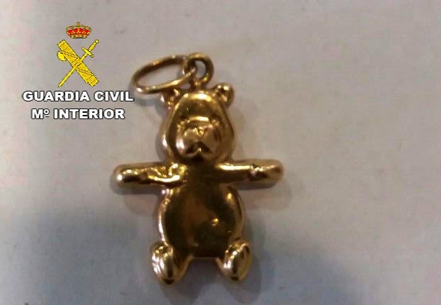 Detenido un vecino de Talayuela por vender joyas robadas a establecimientos de compraventa de oro en Navalmoral