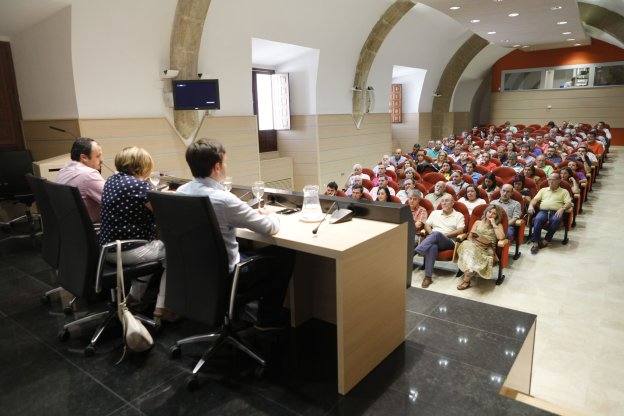 Reunión con los alcaldes de la zona sur, en Cáceres