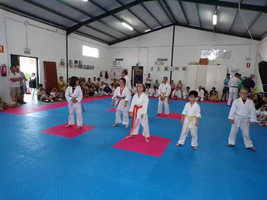 Comienza el curso de la Escuela de Karate y Denfensa Personal