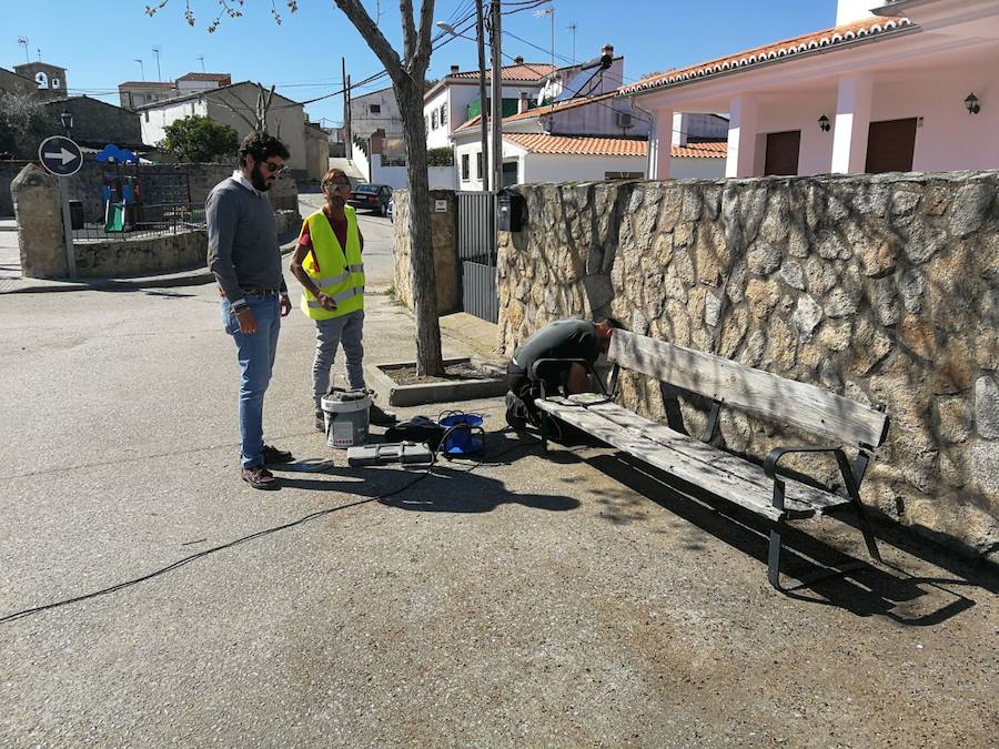 Juan Jesús Martín, revisando distintas mejoras en Huertas de la Magdalena 