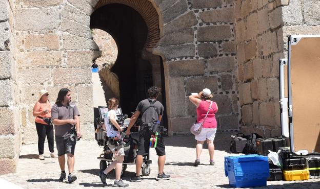El rodaje de la serie 'Hernán. El hombre' se inicia en el castillo