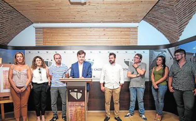 El diputado Fernando J. Grande en la presentacion de Estivalia.