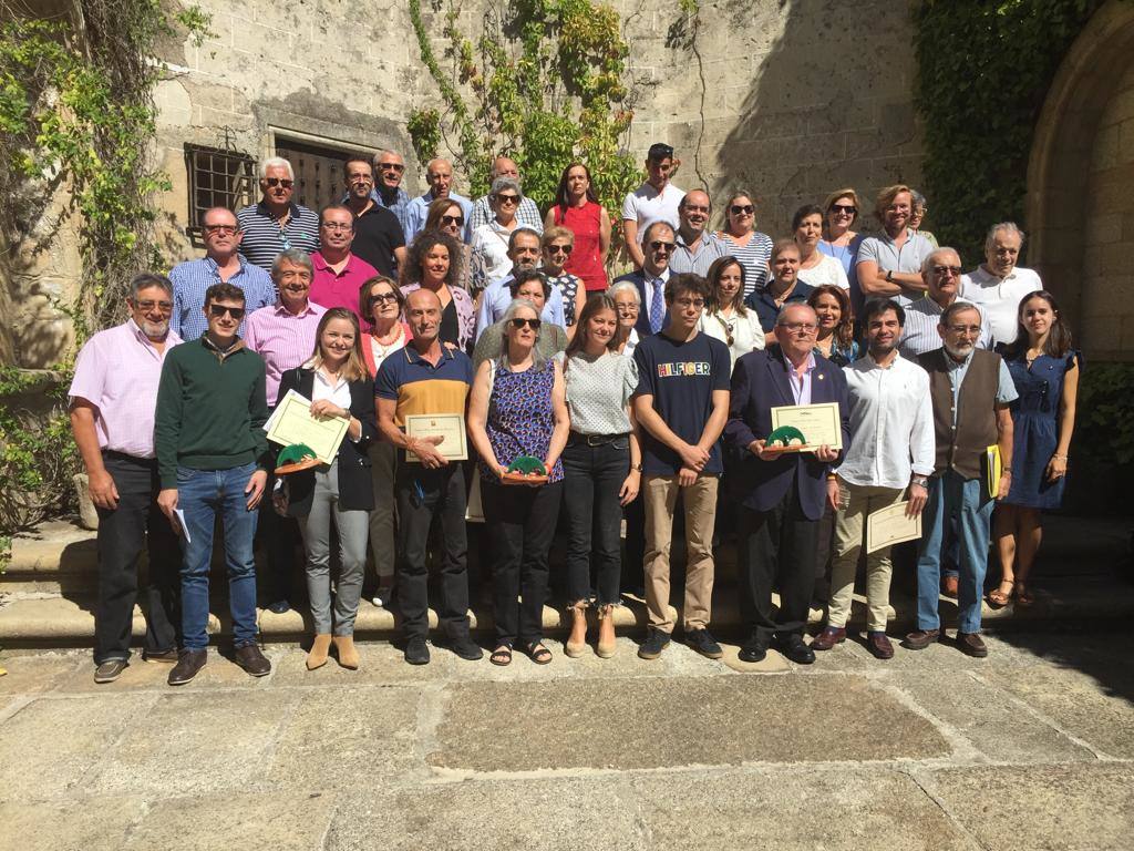 Premiados, participantes, colaboradores, organizadores y dirigentes. 