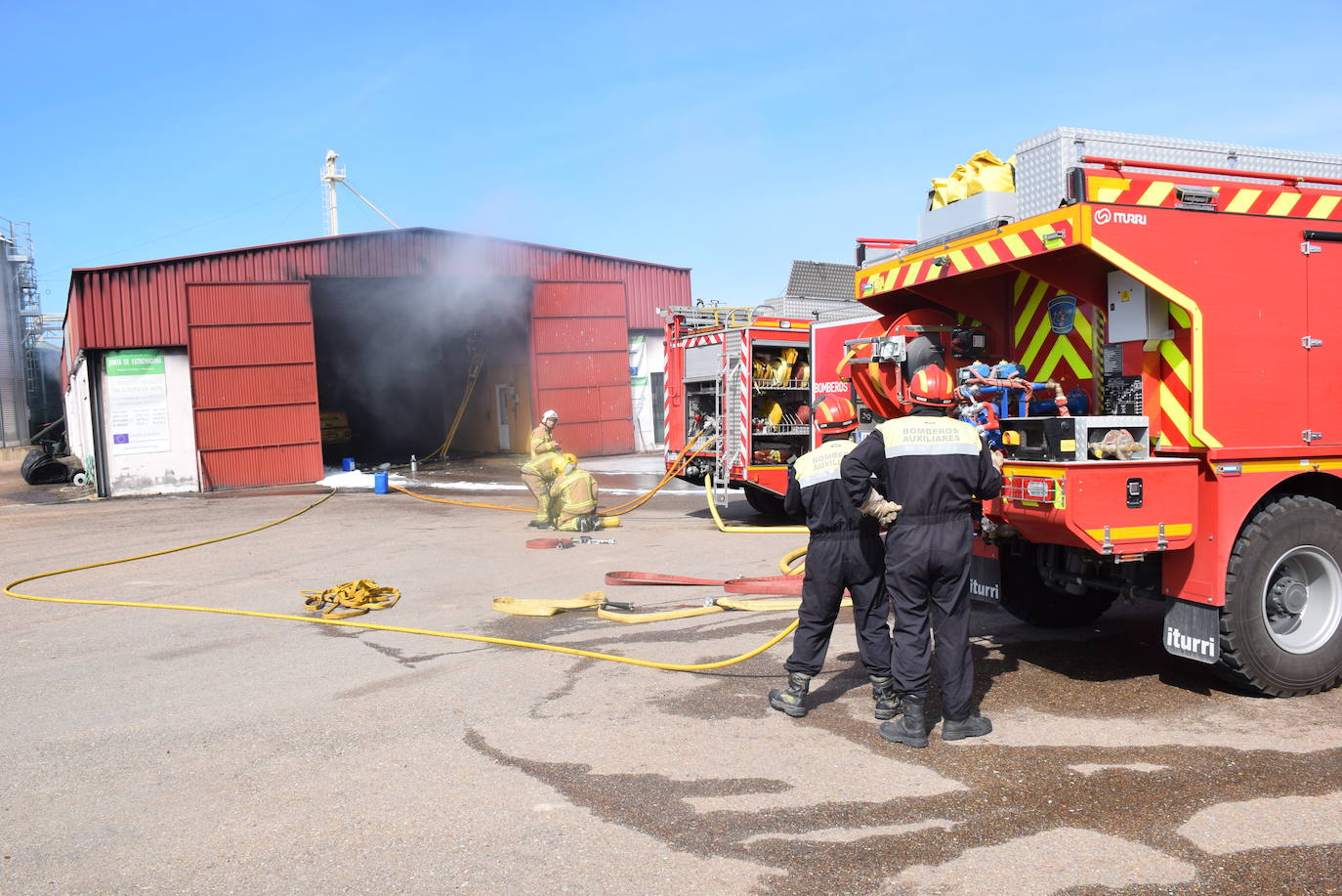 Fotos: Incendio en una nave en Copreca