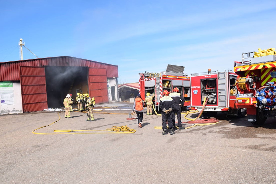 Fotos: Incendio en una nave en Copreca