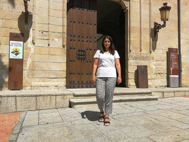 Jara Fernández, la gerente de Dinamización Comercial 