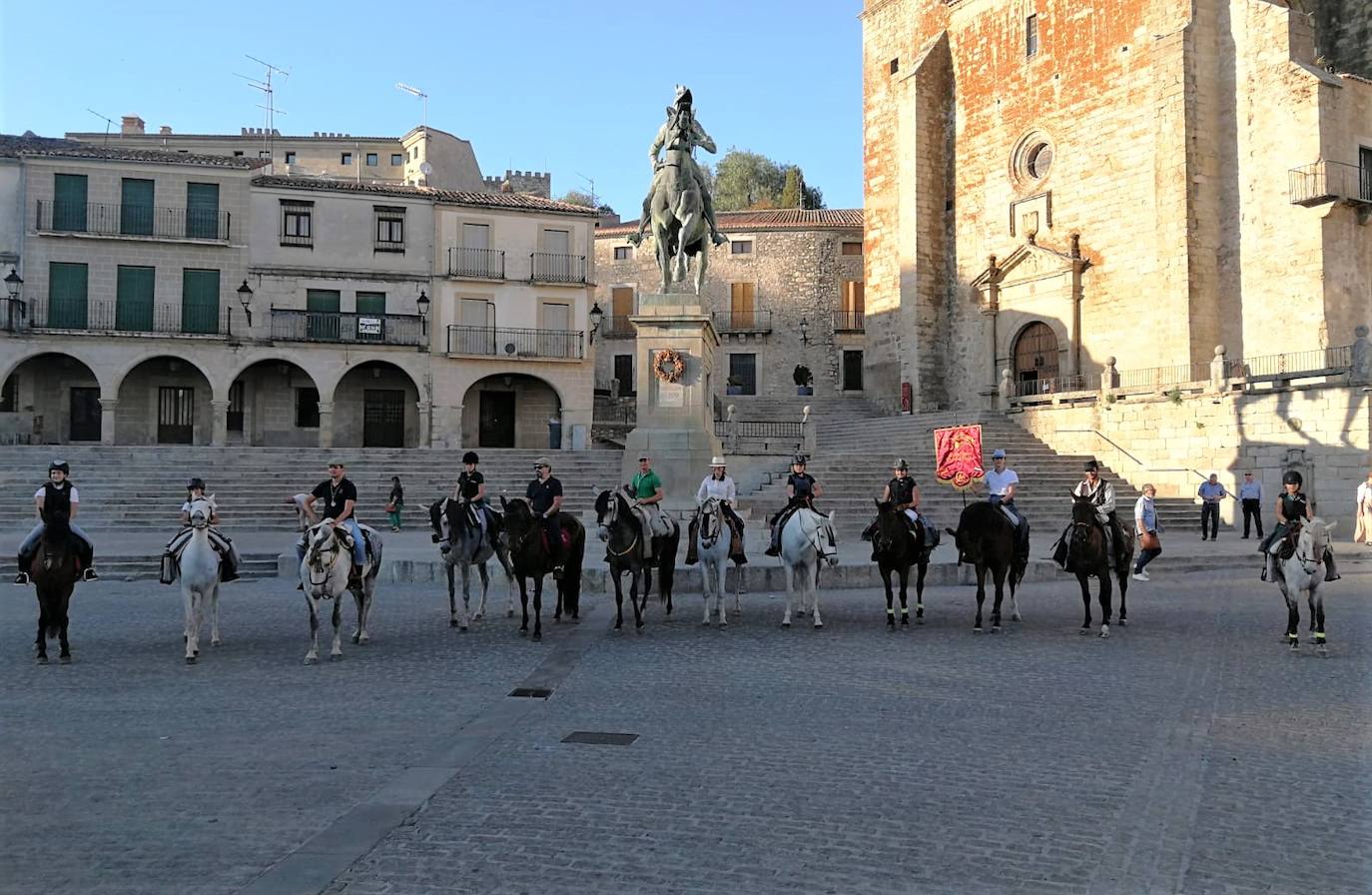 Jinetes en Trujillo camino de Guadalupe 