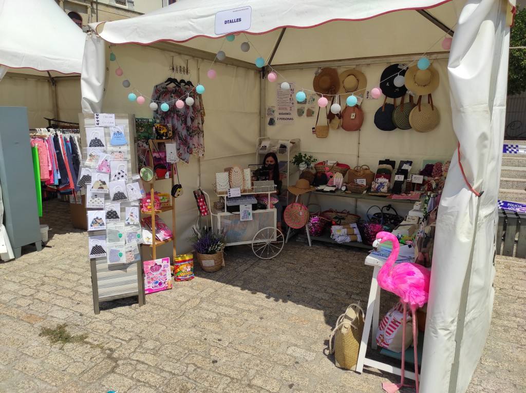 Participantes en el mercadillo outlet 