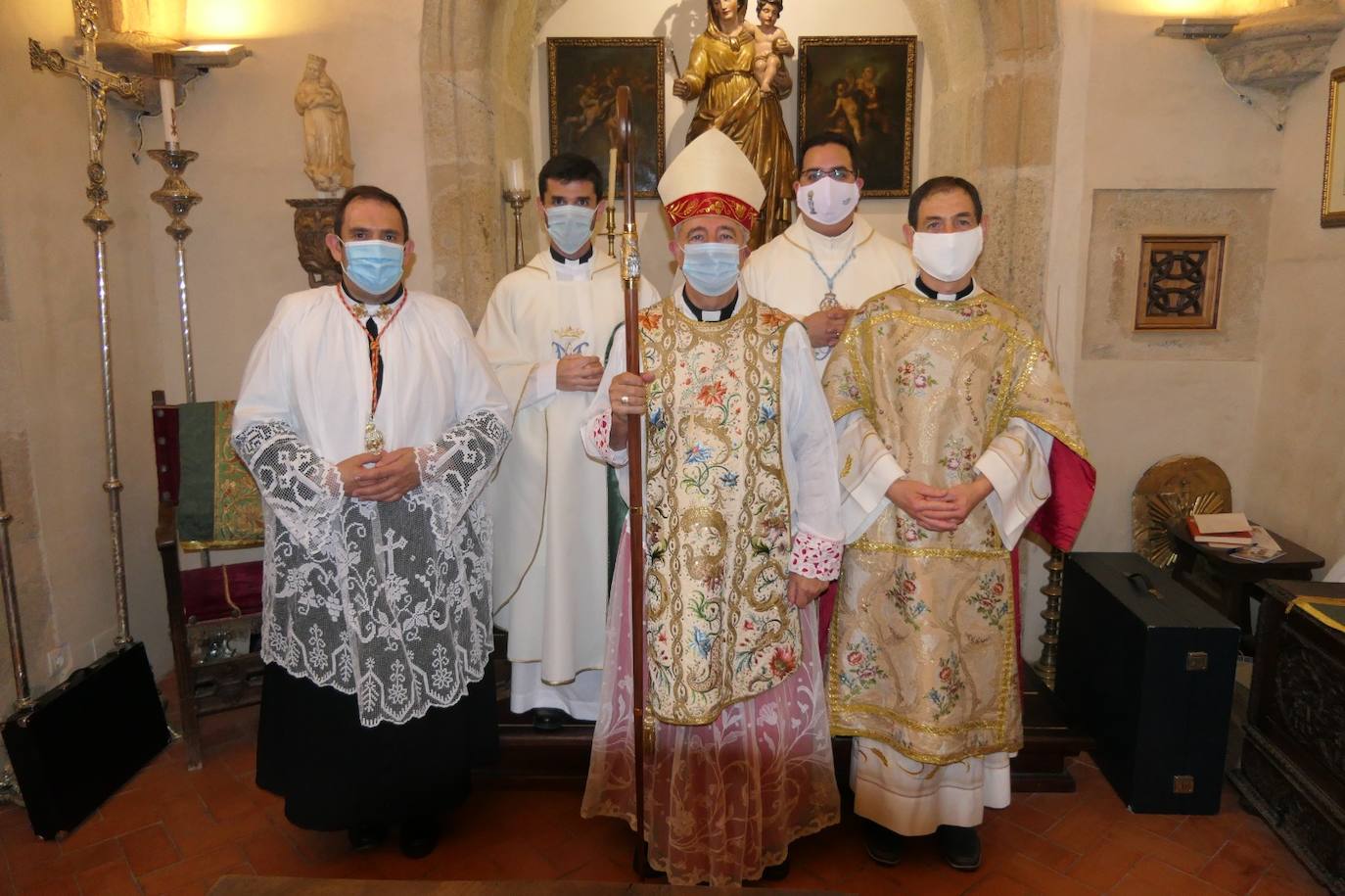 Imagen secundaria 1 - Finalizan los actos religiosos de las fiestas patronales más atípicas