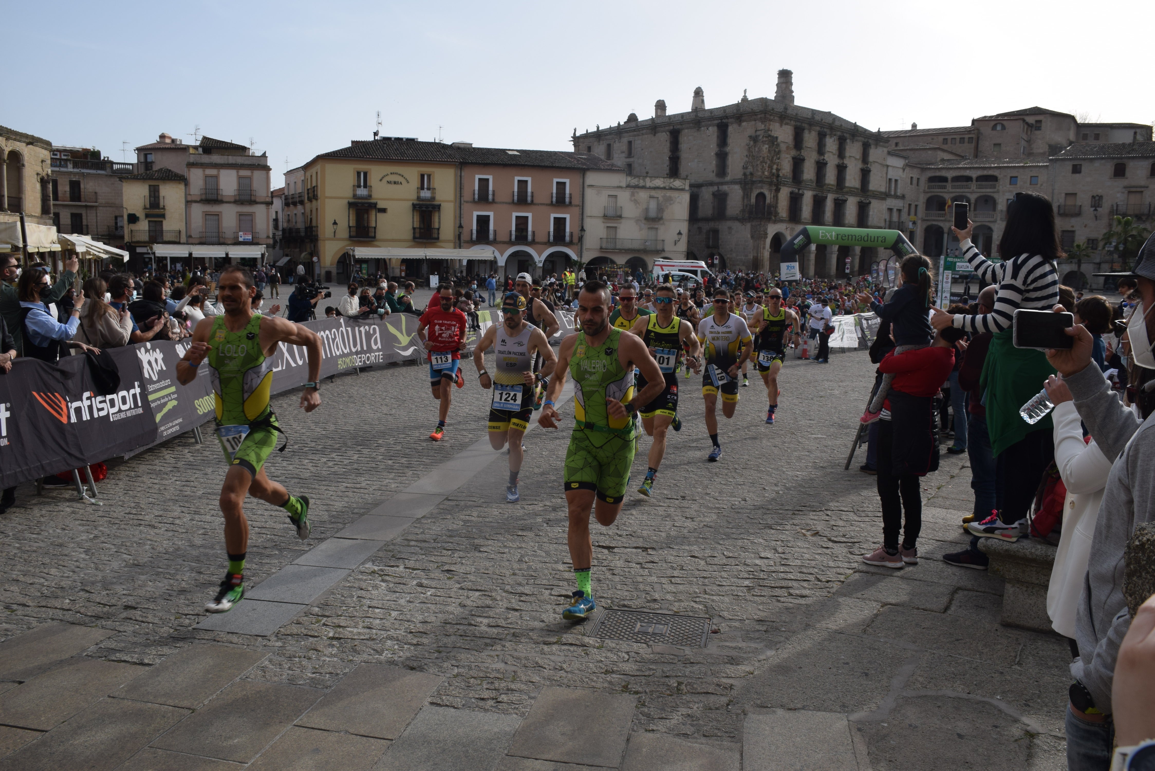 Los dos corredores locales que llegaron primero a meta 
