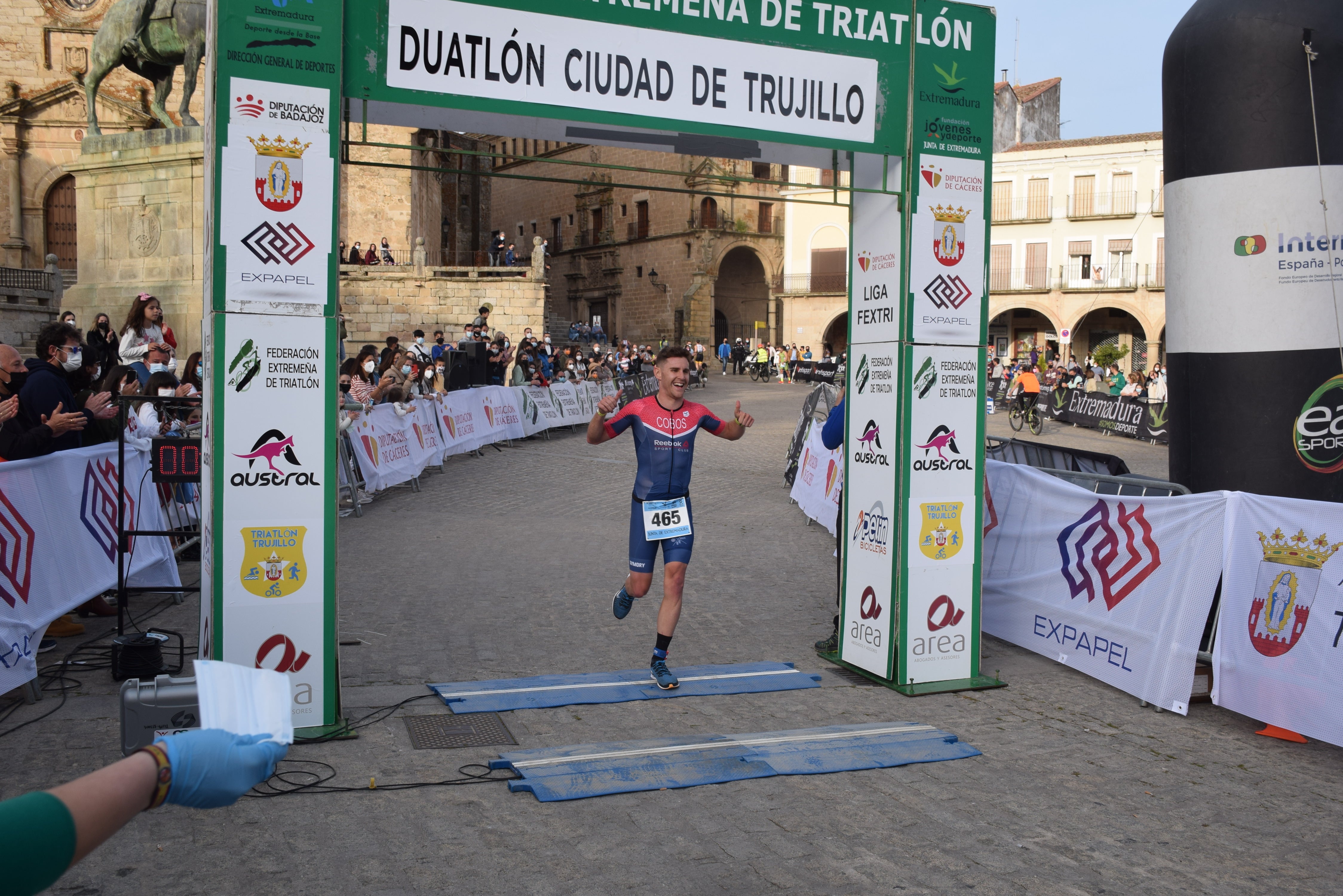 Los dos corredores locales que llegaron primero a meta 