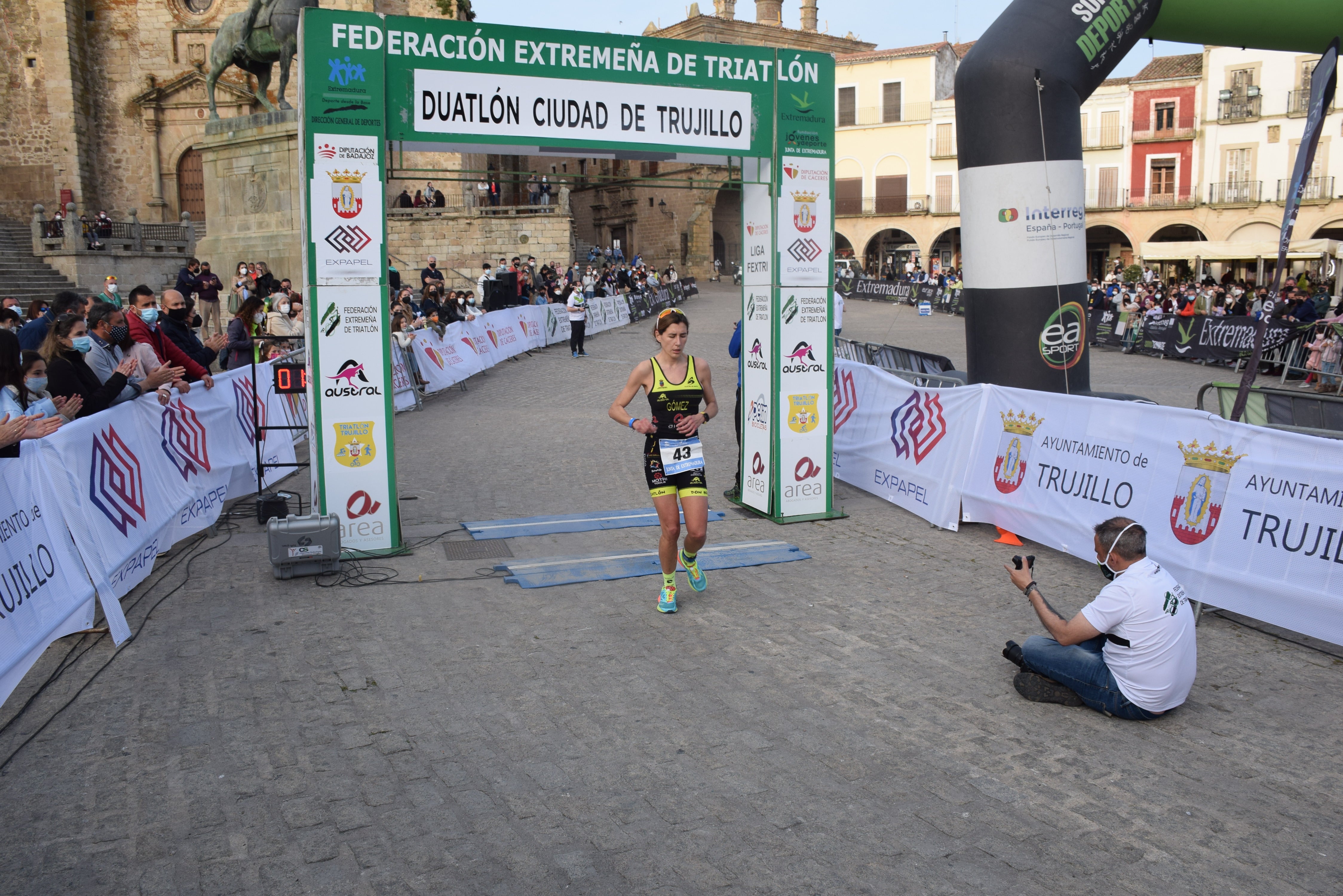 Los dos corredores locales que llegaron primero a meta 