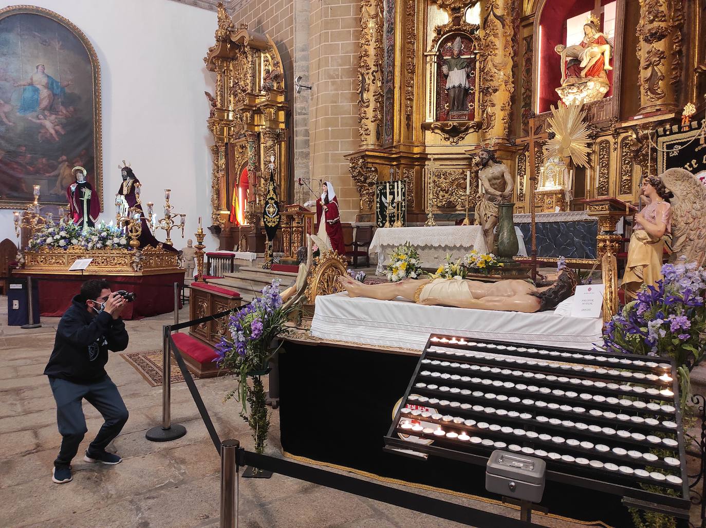 Las imágenes expuestas en la iglesia de San Francisco. 