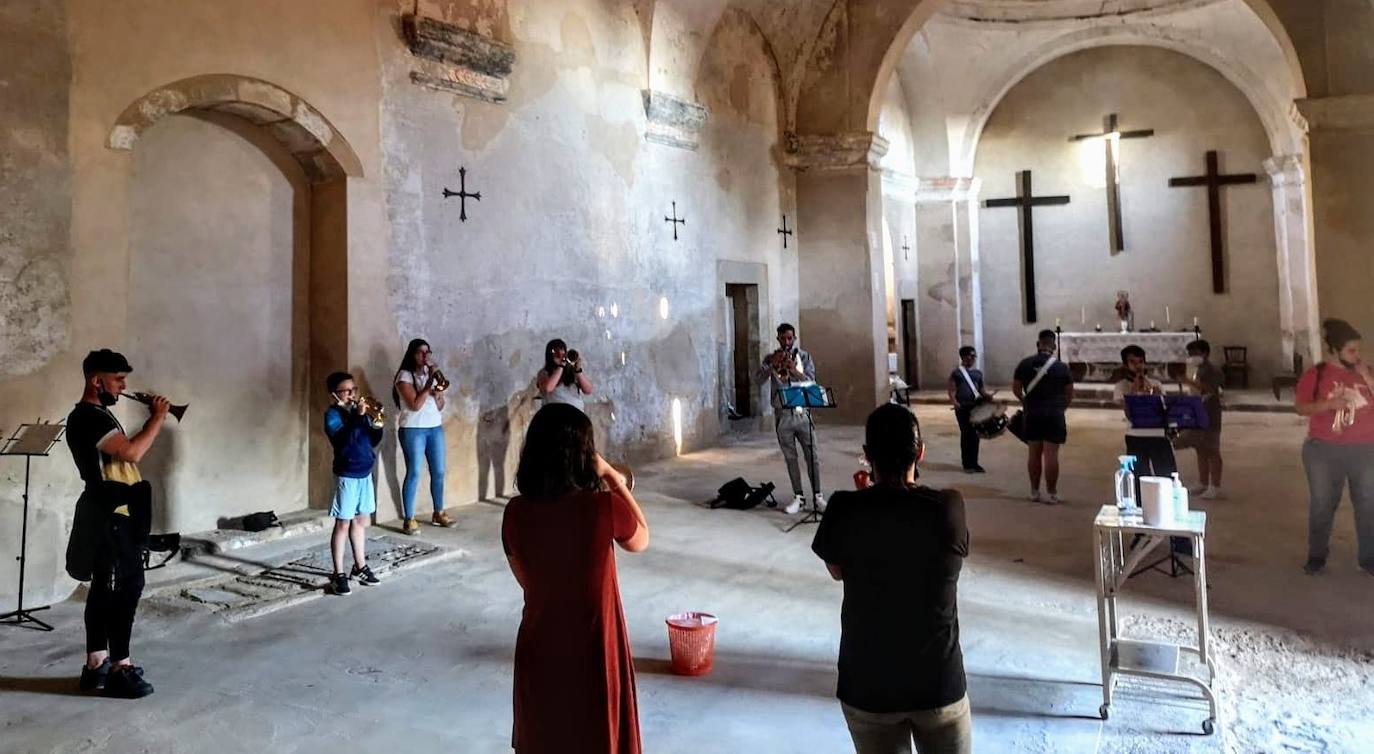 Integrantes del primer ensayo en la iglesia de Jesús 