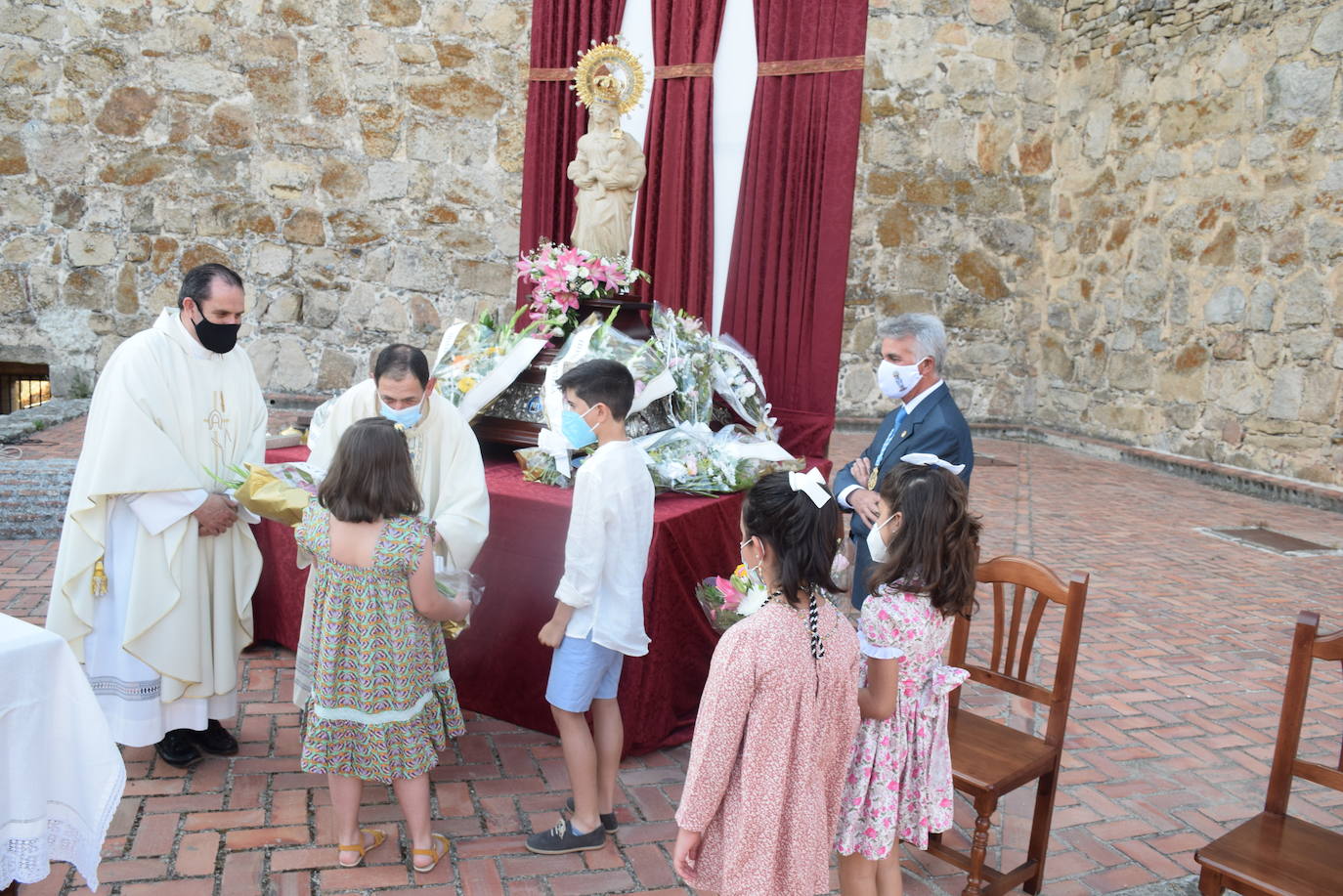 Fotos: Ofrenda floral a la Patrona