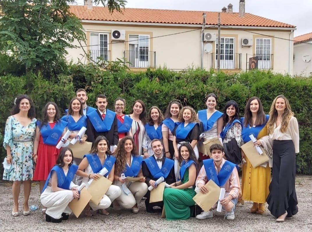 Alumnado de la primera promoción del ciclo formativo de Educación Infantil 
