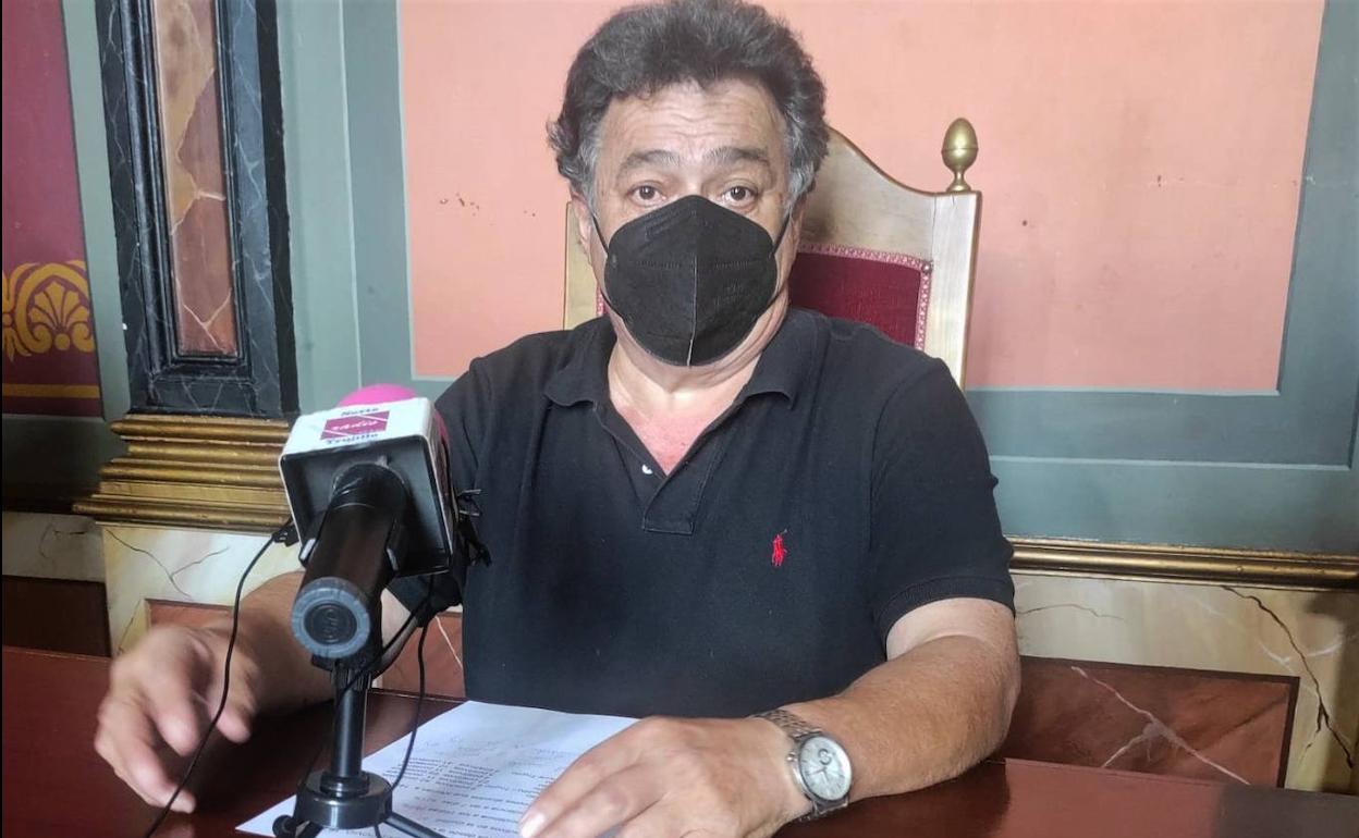 El alcalde, esta mañana, en rueda de prensa. 