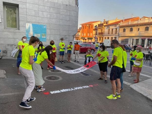 Acción de sensibilización en la plaza. 